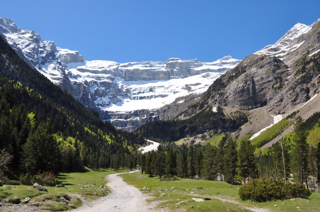 Cirque De Gavarnie Pyrenees Beautiful Places Best Places In The World Shut Up And Take Me There