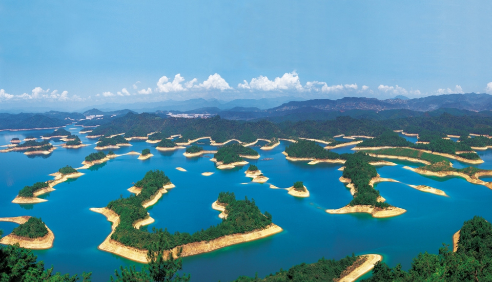 Thousand Islands Lake, China Beautiful places. Best places in the